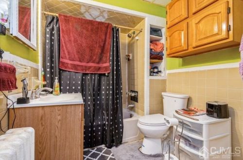 1696 Winfield St, Rahway NJ 07065-3539 exterior