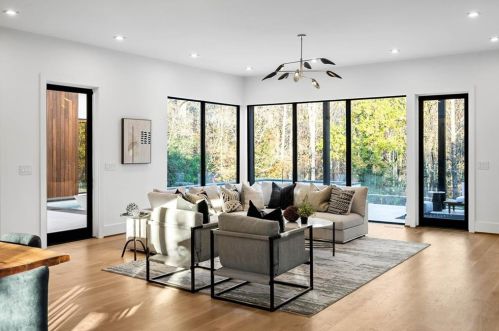 4645 Lake Forrest Dr, Atlanta GA  30342-2537 exterior