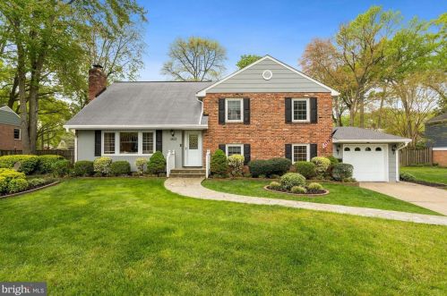 1803 Stirrup Ln, Alexandria, VA 22308-2245