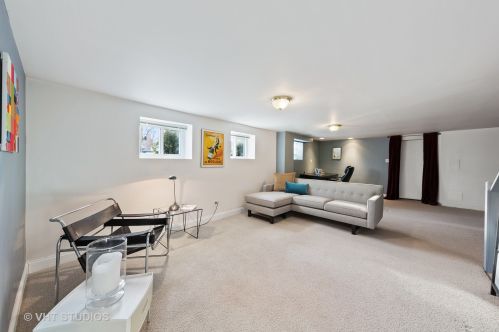 6553 Hiawatha Ave, Chicago IL 60646-4219 exterior