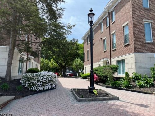 82 Blackwell St, Dover, NJ 07801-4074