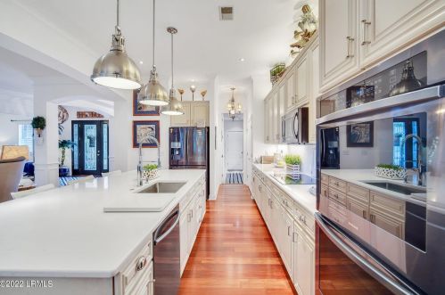 14 Halburton Cir, Bluffton SC 29910-7949 exterior