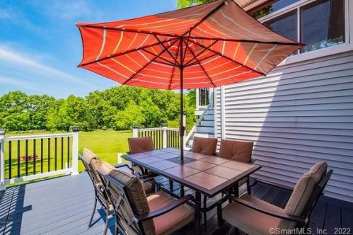 54 Kibbe Rd, Ellington CT 06029-2511 exterior