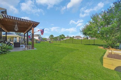 8702 Malardcrest Dr, Humble TX 77346-8106 exterior