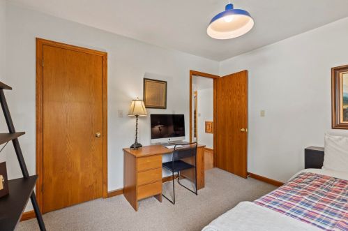 3521 Ohio Ave, Milwaukee WI 53207-2813 exterior