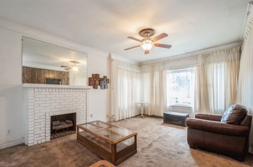 7937 Crandon Ave, Chicago, IL 60617-1147