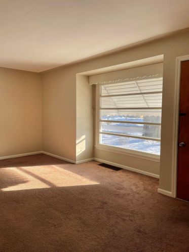 133 Thurston St, Grand Rapids MI 49548-3163 exterior