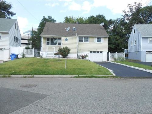 89 Wall St, Metuchen, NJ 08840-2857