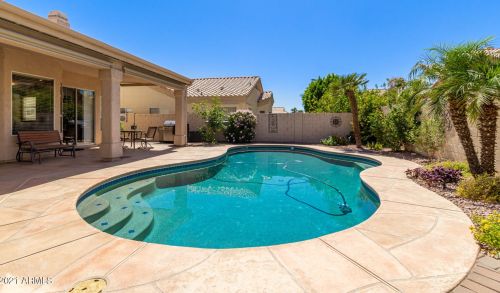 1872 Lantana Dr, Chandler AZ  85248-2170 exterior