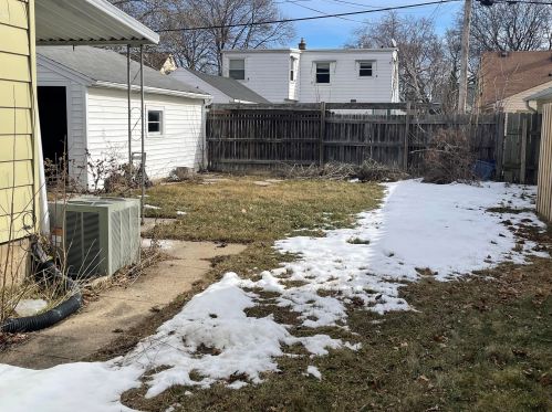 3434 79th St, Milwaukee, WI 53219-3827