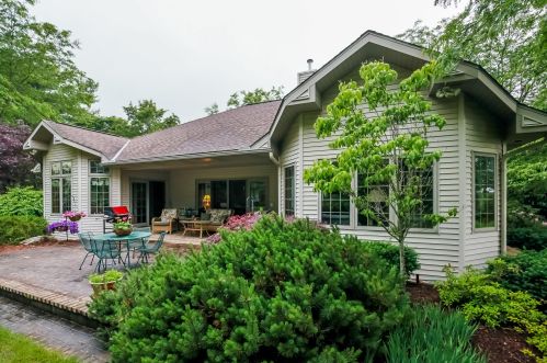 2425 58 St, Fennville MI 49408-8417 exterior