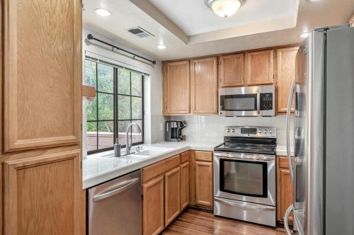 2878 Buena Crest Ct, San Jose CA 95121-2959 exterior