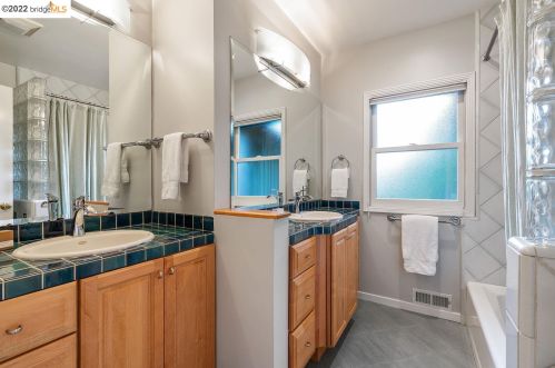 85 Hazel Rd, Berkeley CA 94705-2402 exterior