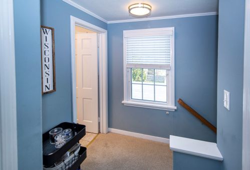 4758 Hollywood Ave, Milwaukee WI 53211-1037 exterior