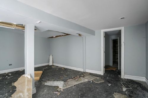 7413 King Dr, Chicago IL 60653-4145 exterior