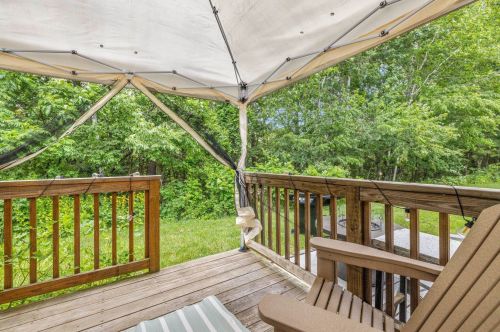 18 Great Fls Dr, Concord NH 03303-1594 exterior