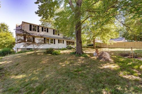 30 Fairview Ave, Enfield CT 06082-4344 exterior