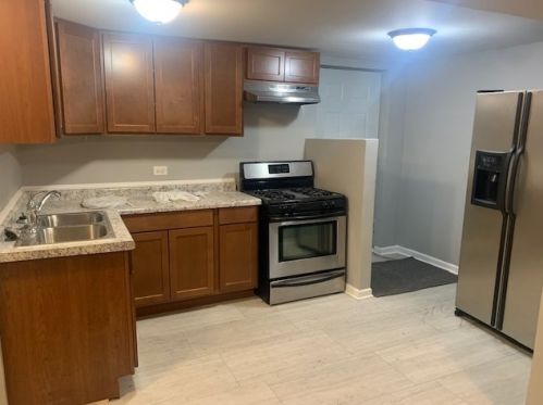 8444 Buffalo Ave, Chicago IL  60617-2609 exterior