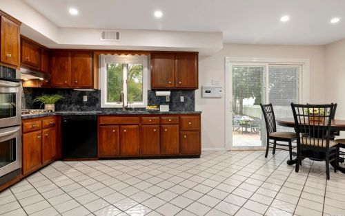 26 Dryden Way, Commack NY 11725-1927 exterior