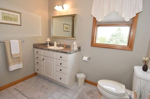 3 Ajellos Farm Rd, Seymour CT 06483-2363 exterior