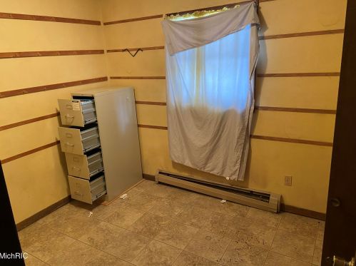 1322 Colburn Ave, Big Rapids MI 49307-1618 exterior