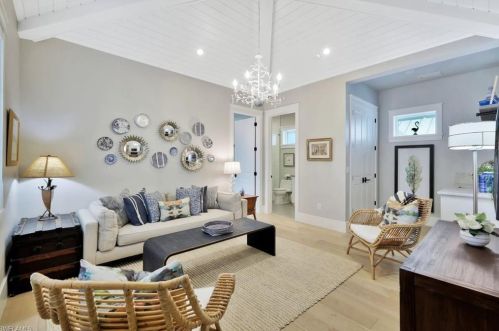 1394 1 Ave, Naples FL 34102 exterior