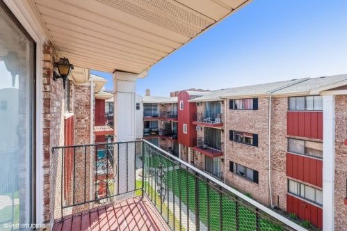 5349 Delphia Ave, Chicago IL  60656-4647 exterior