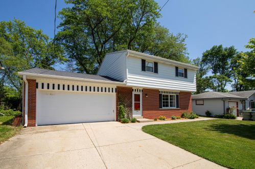 6864 46th St, Milwaukee, WI 53223-5318