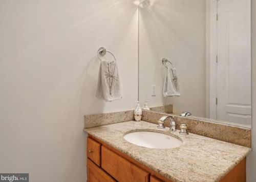 12705 Greenbriar Rd, Rockville MD 20854-6324 exterior