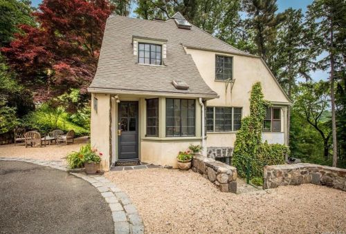 21 Pne Rd, Briarcliff NY 10510-2203 exterior