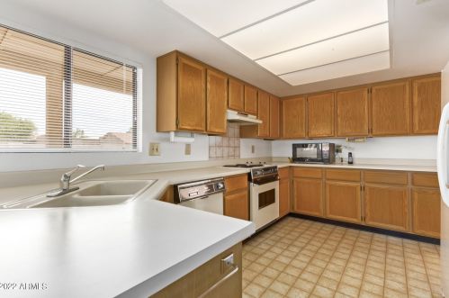 9702 Foster Ave, Chandler AZ 85248-6615 exterior