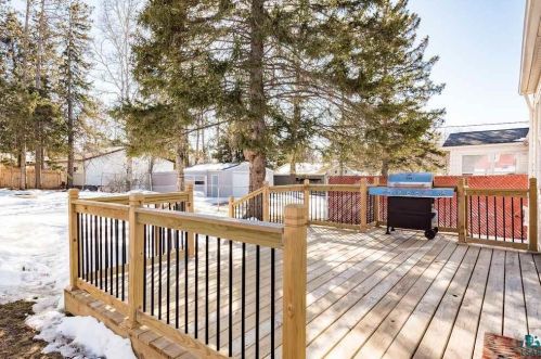 22 Winona St, Duluth MN 55803-1808 exterior