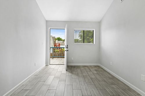 379 Elm St, Atlanta GA 30318-8501 exterior