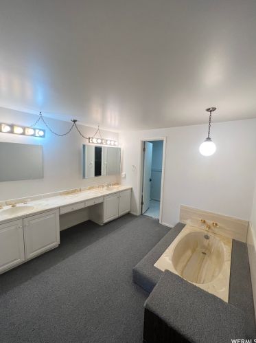 2137 Lorita Way, Sandy UT 84093-6489 exterior