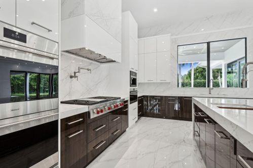 8235 Twin Lk Dr, Boca Raton FL 33496-1922 exterior