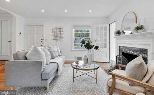 618 Wayne Ave, Silver Spring MD  20910-5556 exterior