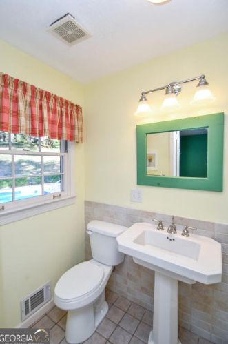 1179 Springdale Rd, Gainesville GA 30501-2443 exterior