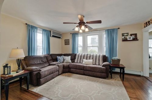 180 Bailey St, Woonsocket, RI 02895-6302