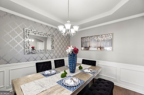 3940 Kingfisher Dr, Atlanta GA exterior