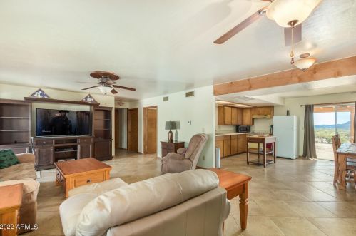 50608 33rd Ave, Phoenix AZ 85041-6330 exterior