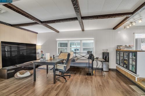 2 Terrace Dr, Concord CA 94518-2047 exterior