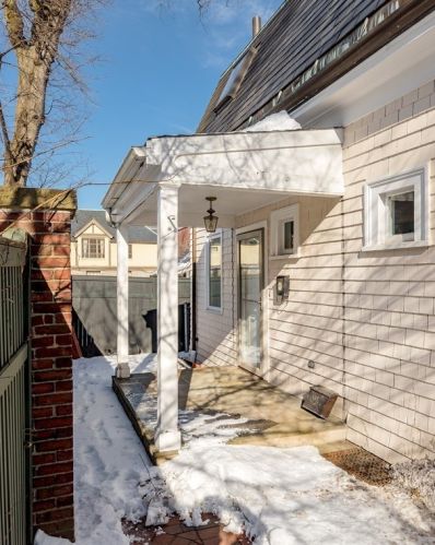 7 Colchester St, Brookline, MA 02446-5431