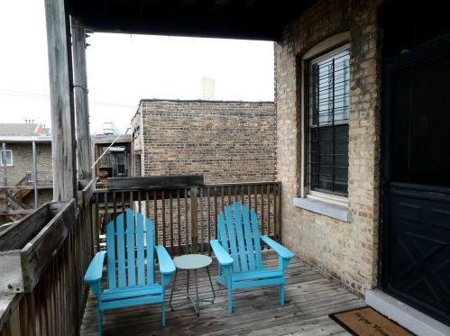 1343 Grace St, Chicago IL 60613-2859 exterior