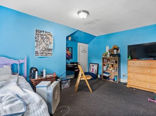 88 Prospect St, Woonsocket RI 02895-1910 exterior