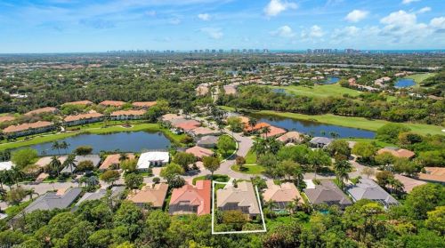 1631 Manchester Ct, Naples FL 34109-0430 exterior