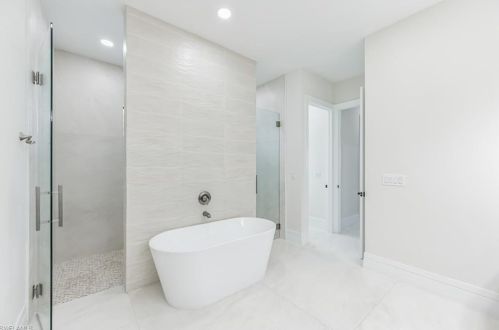 1045 Morningside Dr, Naples FL 34103-3313 exterior