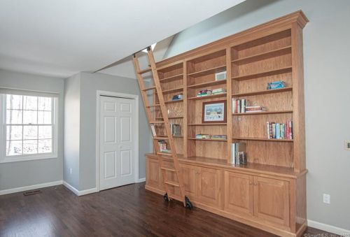 37 Dudley Rd, Wilton CT 06897-3508 exterior