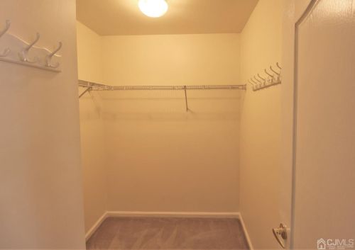 607 Evergreen Ct, New Brunswick NJ 08902-2337 exterior