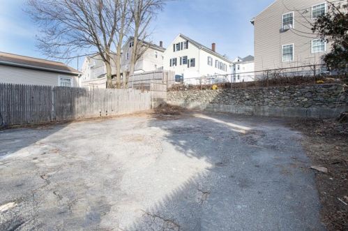 35 Gray St, Providence RI 02904-4702 exterior