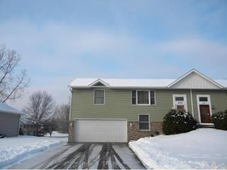 1289 Dennis St, Saint Paul MN  55119-7114 exterior